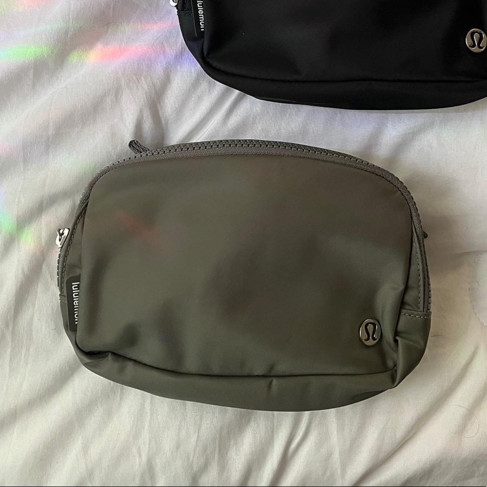 Lululemon everywhere belt bag